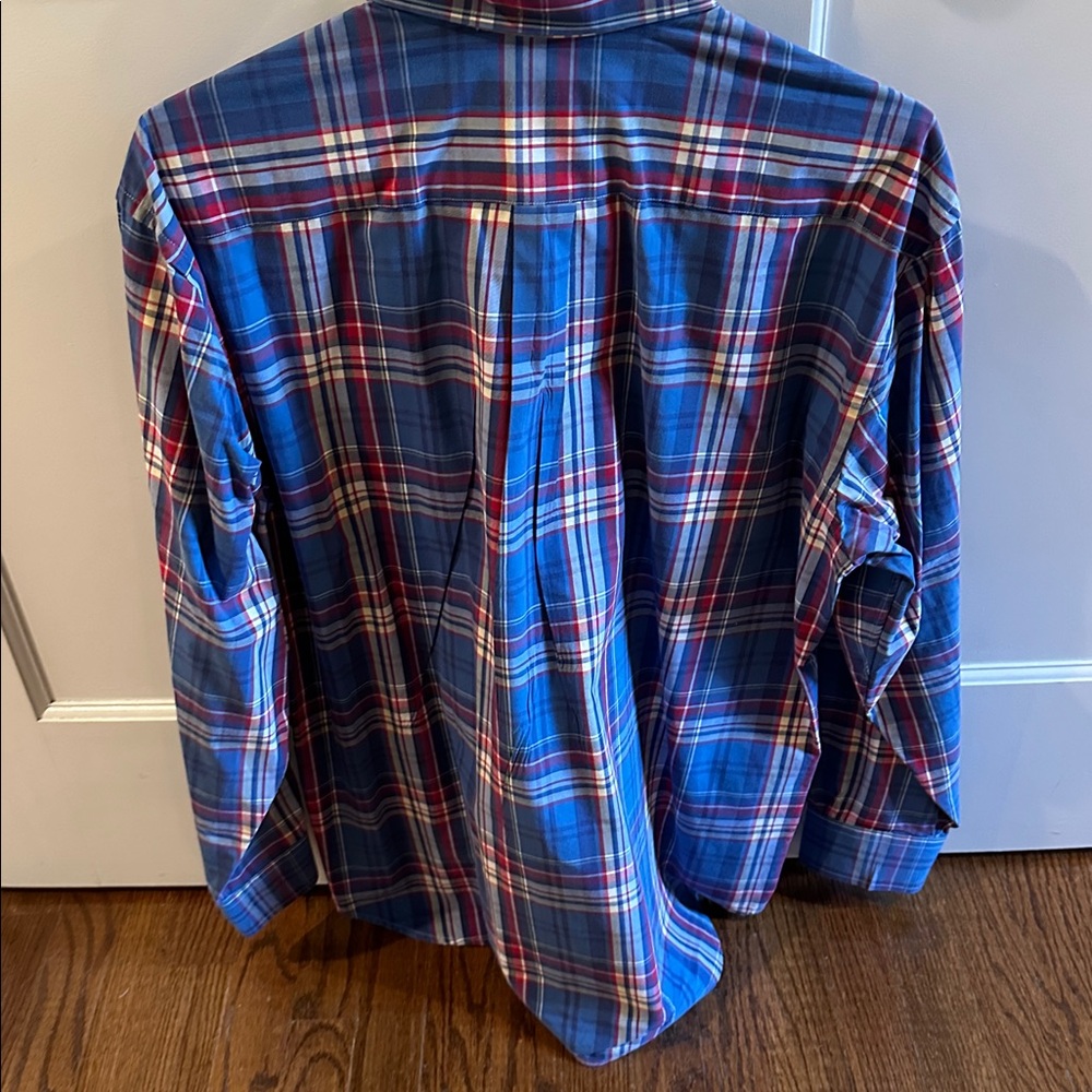 Vineyard Vines Button Down - image 4